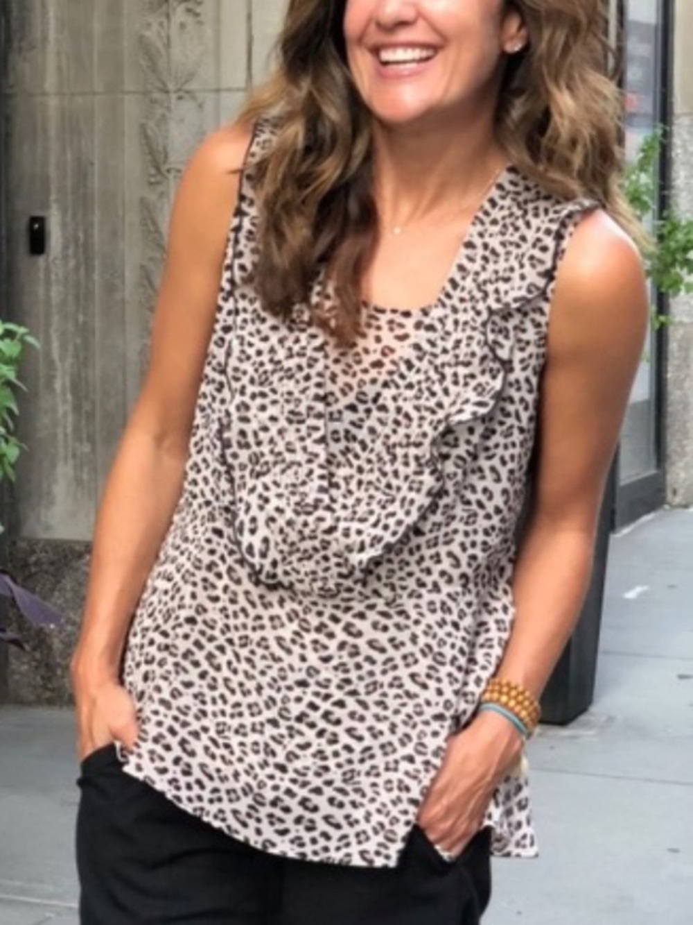 EUC Flutter Animal Print CAbi Taupe Leopard Ruffle Camisole & Blouse. Smoke Free